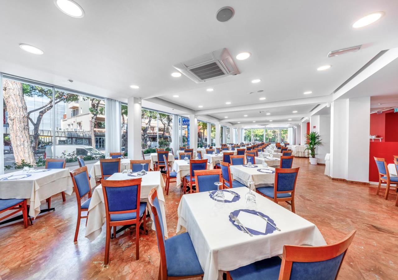 Hotel Zanarini In Centro A Riccione Extérieur photo