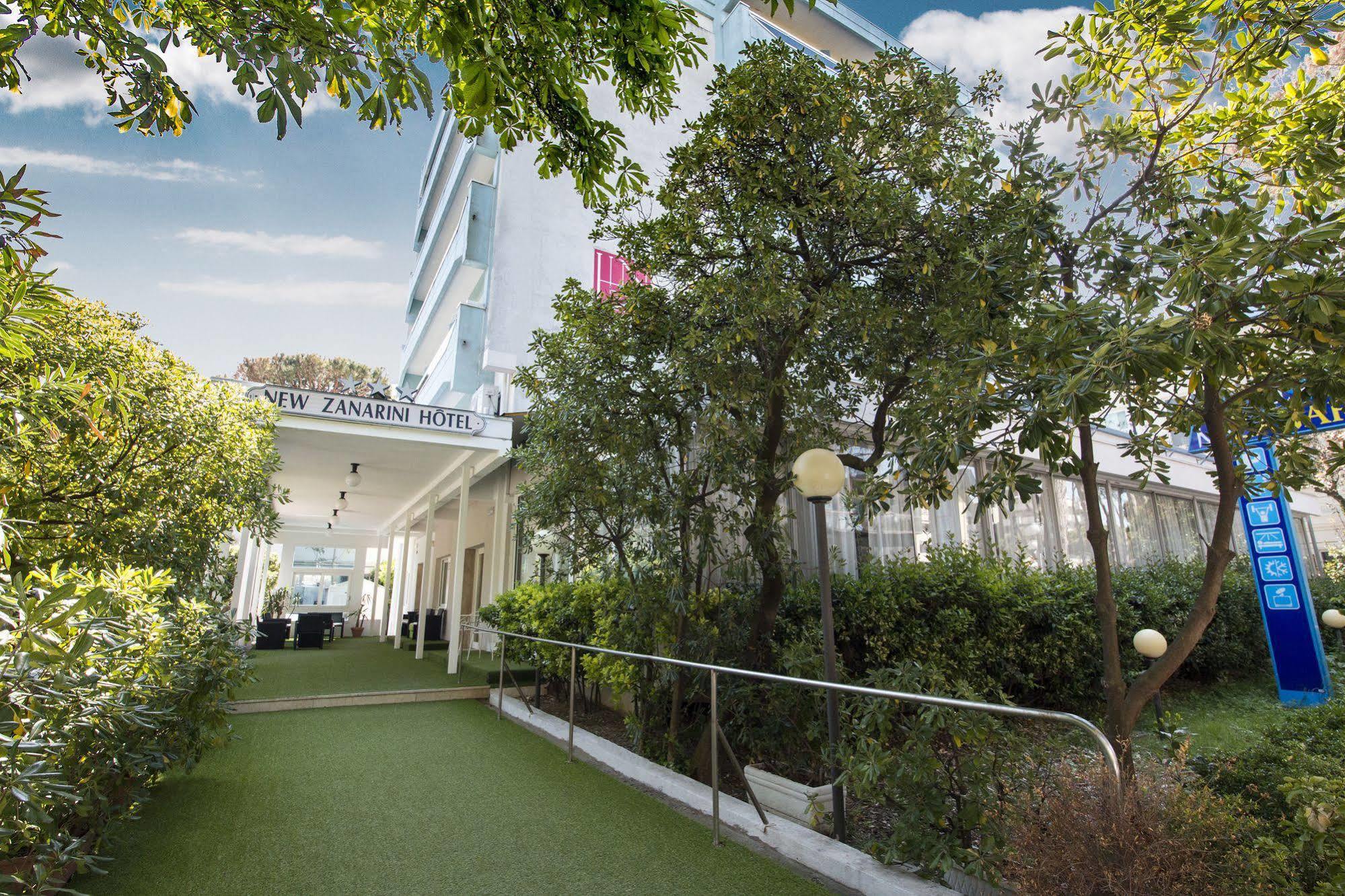 Hotel Zanarini In Centro A Riccione Extérieur photo